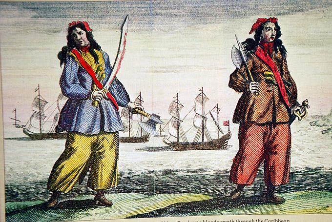a 1700s illustration of two female pirates