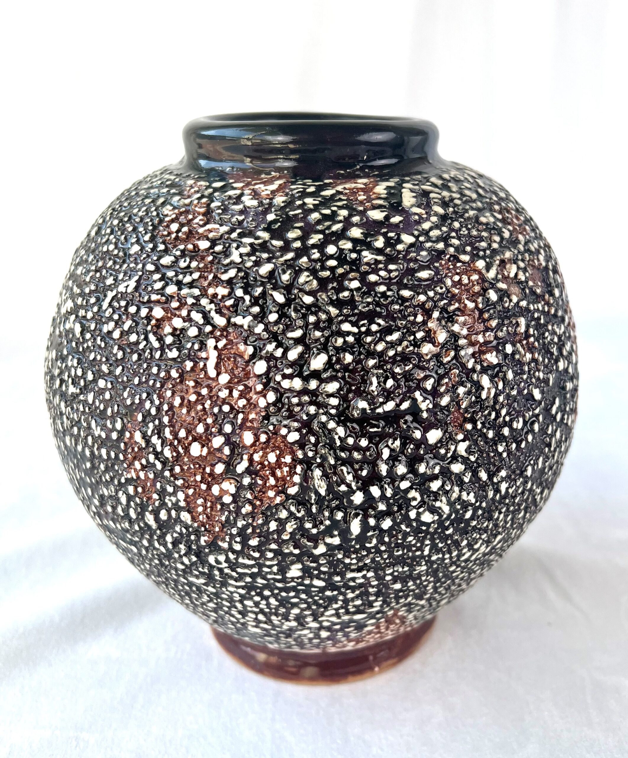 An example of wheel-thrown pottery.
